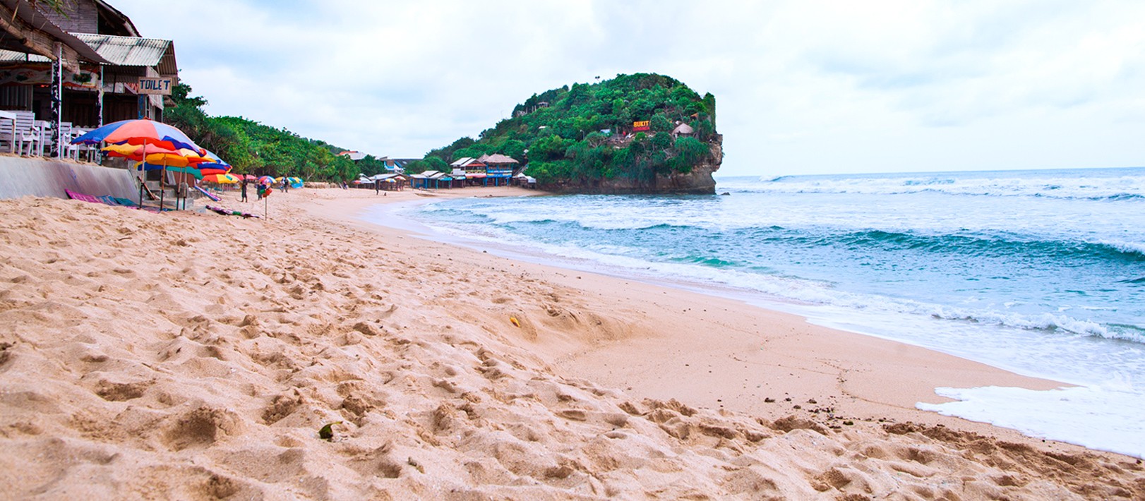 Indrayanti海滩：浪漫的海滨度假