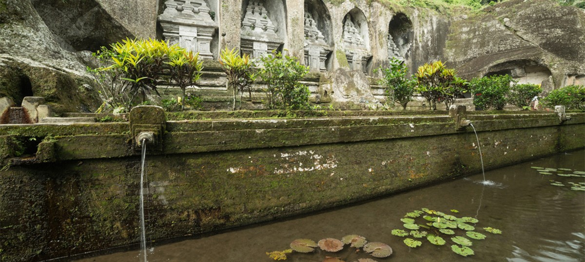 巴厘岛&#39；Candi Gunung Kawi寺：古代帝王谷